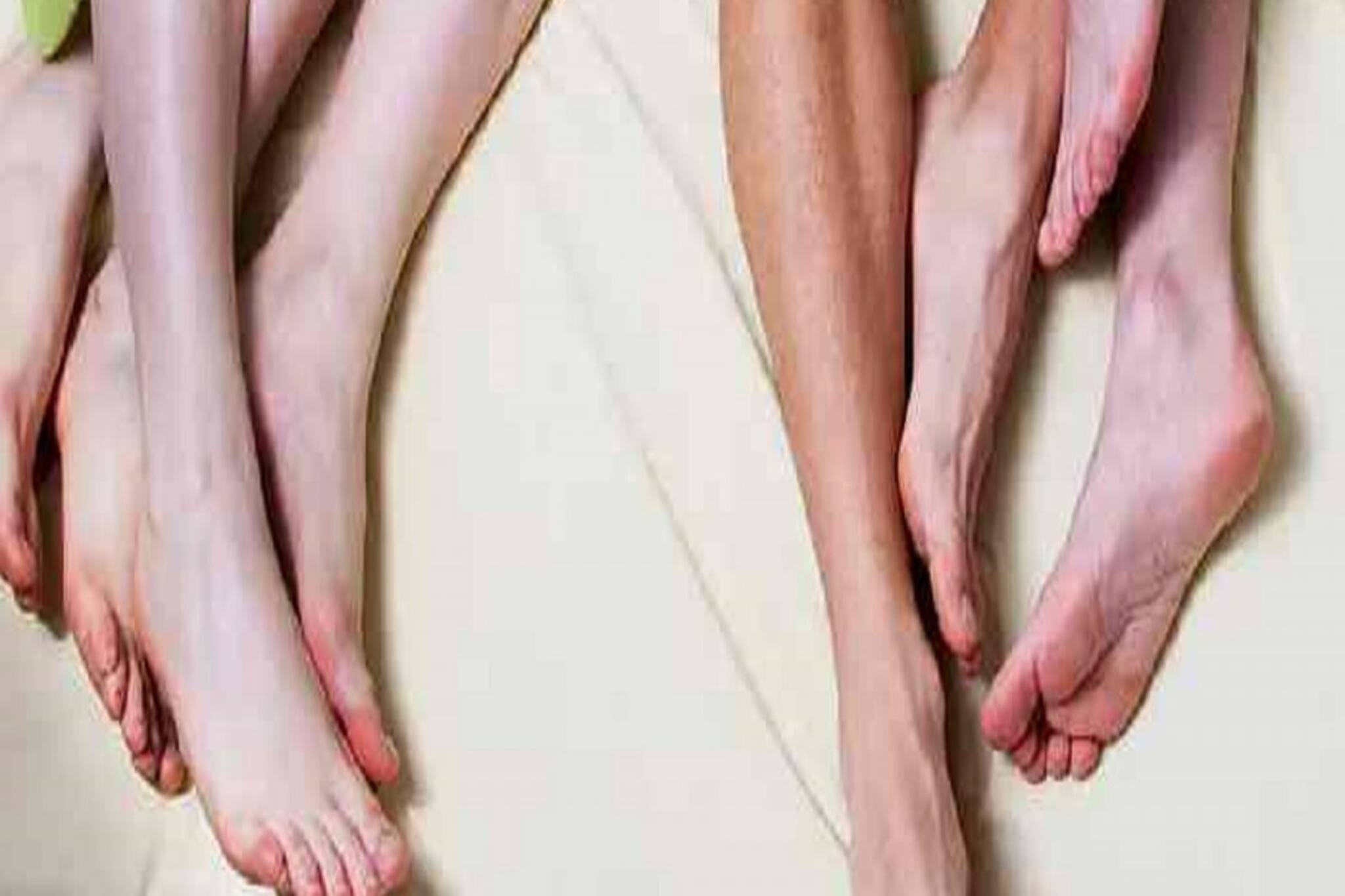 চার জনের এক সঙ্গে সঙ্গম! এক বাড়িতেই বাস দুই দম্পতির! গর্ভবতী দুই স্ত্রীই! তারপর!