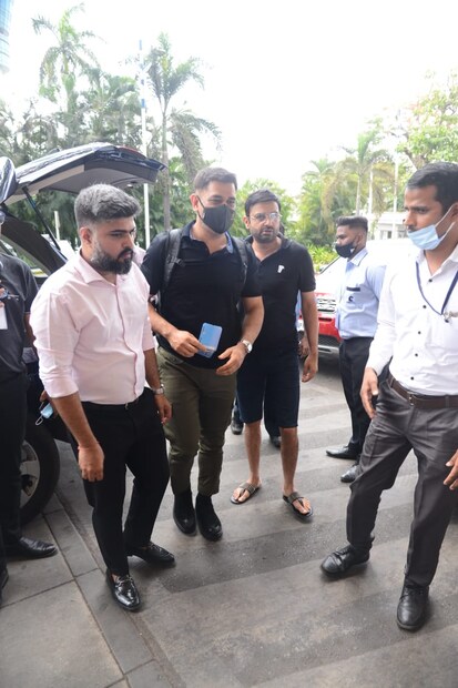 ২০০৮ সাল থেকে সিএসকে-র জার্সিতে খেলেন ধোনি। তিনি সাফ জানিয়েছেন, পরেরবার আইপিএলেও তিনি চেন্নাইয়ের হয়ে খেলবেন। যা শুনে ভক্তদের আনন্দের সীমা নেই।