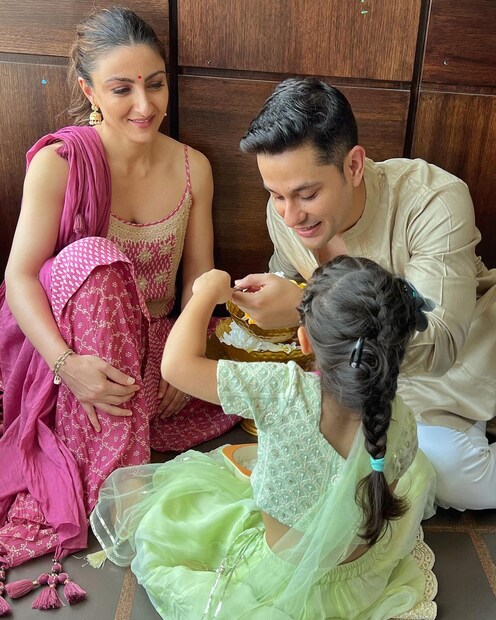 স্ত্রী সোহা ও মেয়ে ইনায়াকে নিয়ে তাঁদের নিটোল সংসার