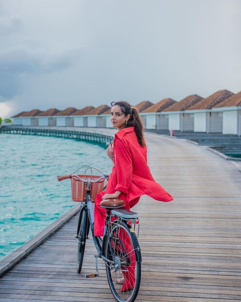 টেলিভিশন ও বিগবসের অতি জনপ্রিয় মুখ জেসমিন। তাঁর সৌন্দর্যের ভক্ত অনেক। 