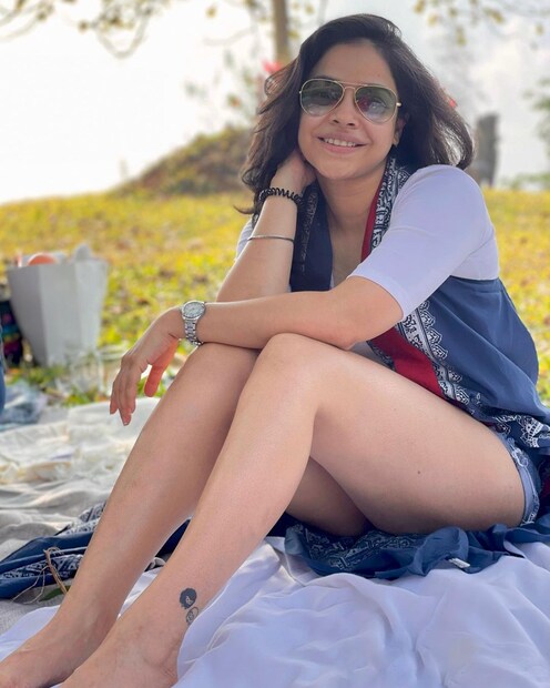 সম্প্রতি তাঁর কিছু ছবি বেশ জনপ্রিয় হয়েছে সোশ্যাল মাধ্যমে। মে মাসের গরমে হিমাচল প্রদেশে যেতে চান সুমনা। photo source Instagram 