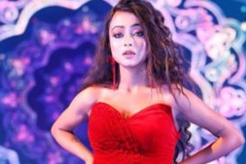 পল্লবী দে-র পরে বিদিশা দে মজুমদার। ফের এক অভিনেত্রীর ঝুলন্ত দেহ উদ্ধার ঘিরে ইতিমধ্যেই চাঞ্চল্য ছড়িয়েছে। নাগেরবাজার এলাকার ভাড়া বাড়িতে মাস দেড়েক আগে এসেছিলেন বছর ২১-এর মডেল-অভিনেত্রী বিদিশা।