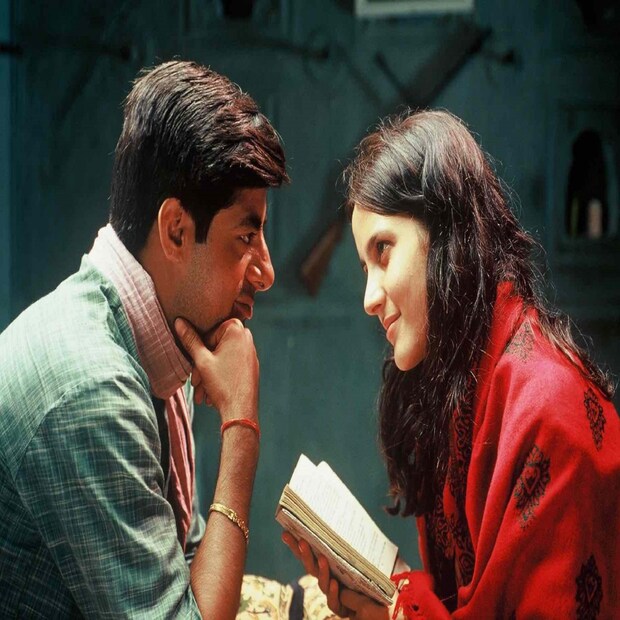 মাতরুভূমি: এ নেশন উইদআউট উইম্যান-- ২০০৩ সালে মুক্তি পেয়েছিল এই ছবি। গ্রামে মেয়েদের অভাব এবং তার জেরে ৫ ভাইকে বিয়ে করার কাহিনি রয়েছে এই ছবিতে। জি৫-এ দেখা যাবে এই ছবি। 