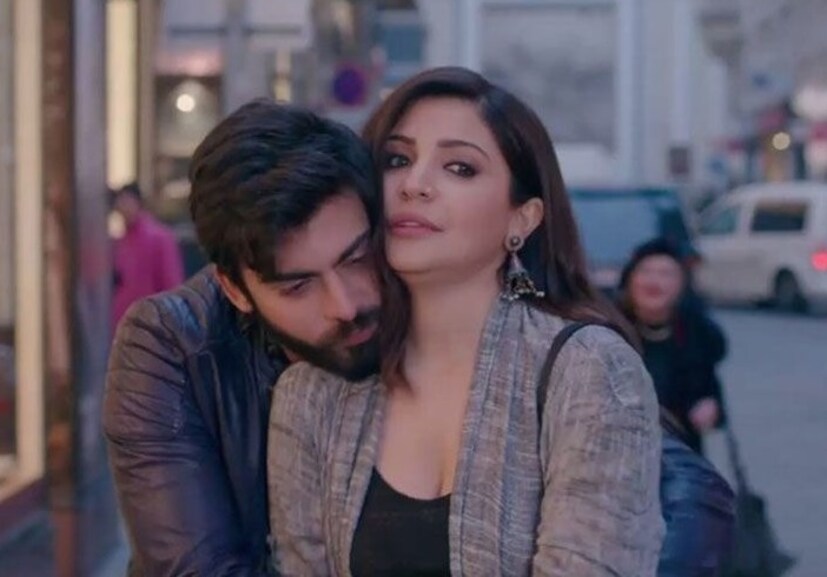 প্রেমিকা অন্যের সঙ্গে জড়ালেও তাঁকে উত্যক্ত না-করা: অনেক সময় প্রেমিকা সম্পর্ক ভাঙার পর হয় তো অন্য কারও সঙ্গে সম্পর্কে জড়াতে পারেন। সেটা দেখে অনেক সময়ই বহু প্রেমিক তেলেবেগুনে জ্বলে ওঠেন এবং প্রেমিকাকে বিভিন্ন ভাবে উত্যক্ত করতে শুরু করেন। সেটা না-করাই বুদ্ধিমানের কাজ! প্রেমিকাকে নিজের অনুভূতির মূল্য বোঝাতে তাঁর থেকে দূরত্ব বজায় রাখা এবং তাঁকে যথেষ্ট সময় দেওয়া জরুরি। Representational Image