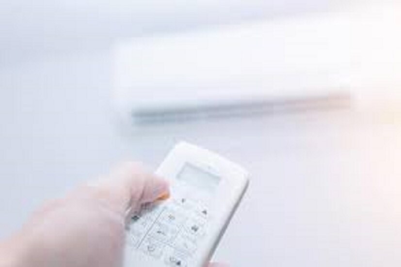 Panasonic 1 Ton 3 Star AC লঞ্চিং প্রাইস ৪২,২০০ টাকা, এটি সেলে পাওয়া যাবে ৩১,৯৯০ টাকা ৷ এই এসিতে মোট অফ ৪৬ শতাংশ অফ পায়া যাবে ৷ প্রতীকী ছবি ৷