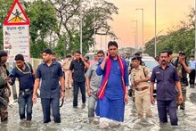 একদিনের বৃষ্টিতেই জল জমে বেহাল আগরতলা স্মার্ট সিটি