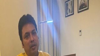 হঠাৎ পদত্যাগ বিপ্লবের৷ 