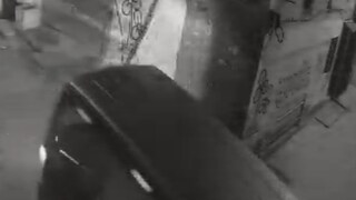 সিসিটিভি ফুটেজে ধরা পড়ল রহস্যময় সেই গাড়ি সিসিটিভি ফুটেজে ধরা পড়ল রহস্যময় সেই গাড়ি