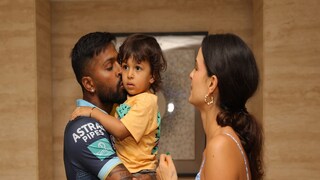 স্ত্রী নাতাশা এবং পুত্রের সঙ্গে ম্যাচের পর হার্দিক