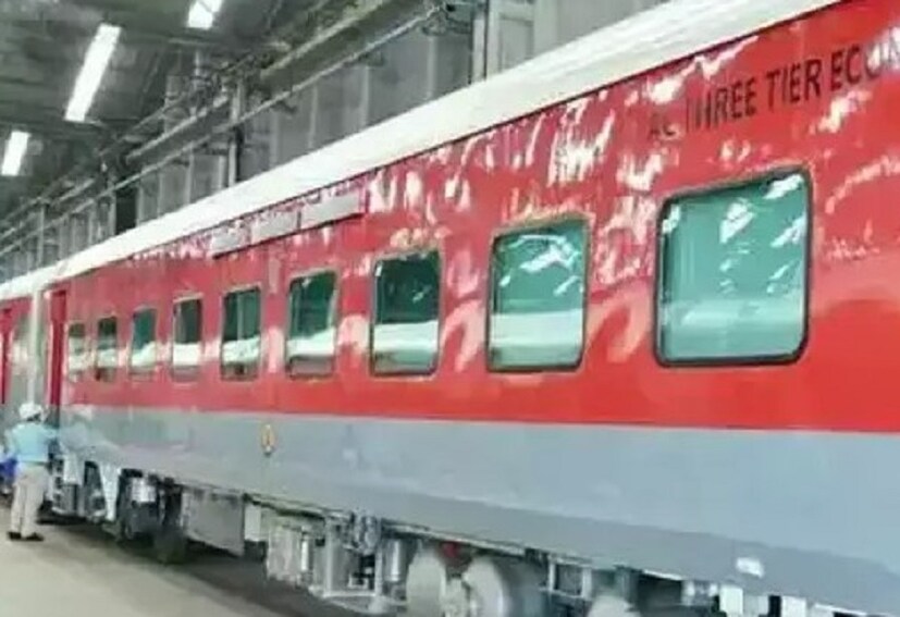 ইঞ্জিন, তারপর জেনারেল, স্লিপার তারপর গিয়ে এসি কামরা থাকে এবং শেষে ফের জেনারেল কামরা থাকে। photo source collected
