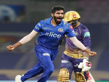পাঁচ উইকেট নিলেন বুমরাহ