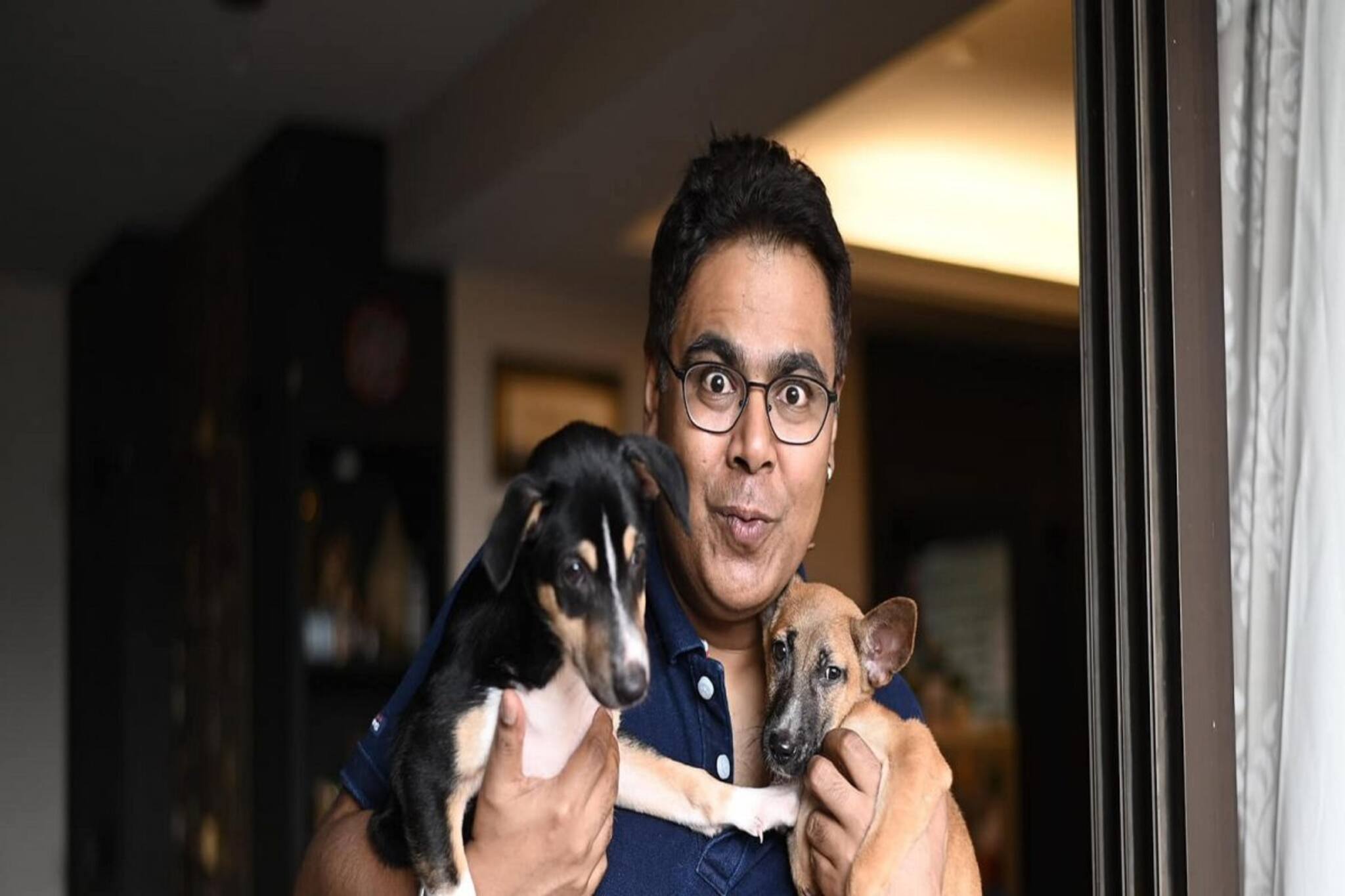 একটা হাত নেই! অসহায় ছানার জন্য ঘর ভিক্ষে চাইলেন মীর! সঙ্গী হতে পারেন আপনিও