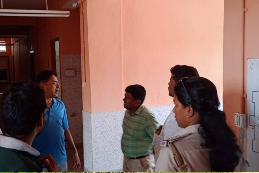 ব্লক পর্যায়ে বিপর্যয় মোকাবিলা নিয়ে বৈঠকের পাশাপাশি দুর্যোগে বেশি ক্ষতির সম্ভাবনা রয়েছে, দুর্যোগের বেশি প্রভাব পড়ার সম্ভাবনা রয়েছে যেসব অঞ্চল গুলিতে, সেইসব এলাকায় এলাকায় গিয়ে সবকিছু খতিয়ে দেখা এবং মহড়ার কাজ শুরু করেছেন পুর্ব মেদিনীপুর জেলা প্রশাসনের আধিকারিকরা। 