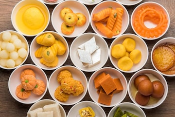 মিষ্টি কখন খাওয়া শরীরের জন্য ভাল? খাওয়ার আগে না পরে? মিষ্টি কখন খাওয়া শরীরের জন্য ভাল? খাওয়ার আগে না পরে?