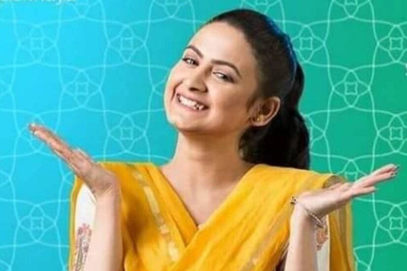 উচ্ছল জীবন, প্রাণবন্ত দর্শন ফেলে চলে গিয়েছেন পল্লবী৷ সামাজিক মাধ্যমে তাঁর প্রোফাইল জুড়ে ছড়িয়ে ছিটিয়ে আছে সোনালি মুহূর্তরা৷ রঙিন স্মৃতির পাশাপাশি পড়ে আছে তাঁর পোষা পাখিগুলিও৷