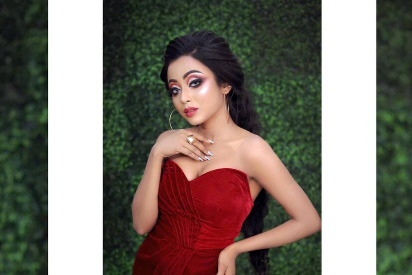 অলঙ্কার বিপণির হয়েও মডেলিং করেছিলেন বিদিশা৷ তাঁকে দেখা গিয়েছে একটি স্বল্পদৈর্ঘ্যের ছবিতেও৷