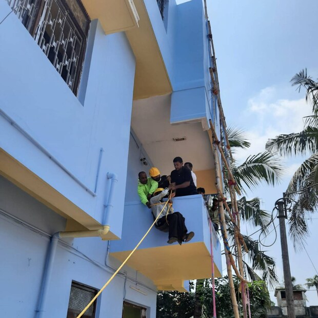এবার জেলা প্রশাসনের পক্ষ থেকে আগাম প্রস্তুতি হিসেবে খেজুরি, মন্দারমনি, নন্দীগ্রাম, হলদিয়া, তাজপুর সহ বিভিন্ন অঞ্চলে নজরদারি শুরু হয়েছে। 