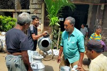 গোয়ালাদের কাছ থেকে ‘পুষ্টিকর’ দুধ কিনছেন? সেটা বিষ নয় তো? গোয়ালাদের কাছ থেকে ‘পুষ্টিকর’ দুধ কিনছেন? সেটা বিষ নয় তো?