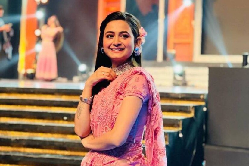 সাক্ষাৎকারে বার বার ‘বয়ফ্রেন্ড’-এর কথা বলছিলেন উচ্ছ্বসিত পল্লবী৷ তাঁর কথায় কোথাও কোনও ঝড়ের পূর্বাভাসও টের পাওয়া যায়নি৷ কিন্তু এখন রহস্যমৃত্যুর পর উঠে আসছে একের পর এক কদর্য দিক৷ 