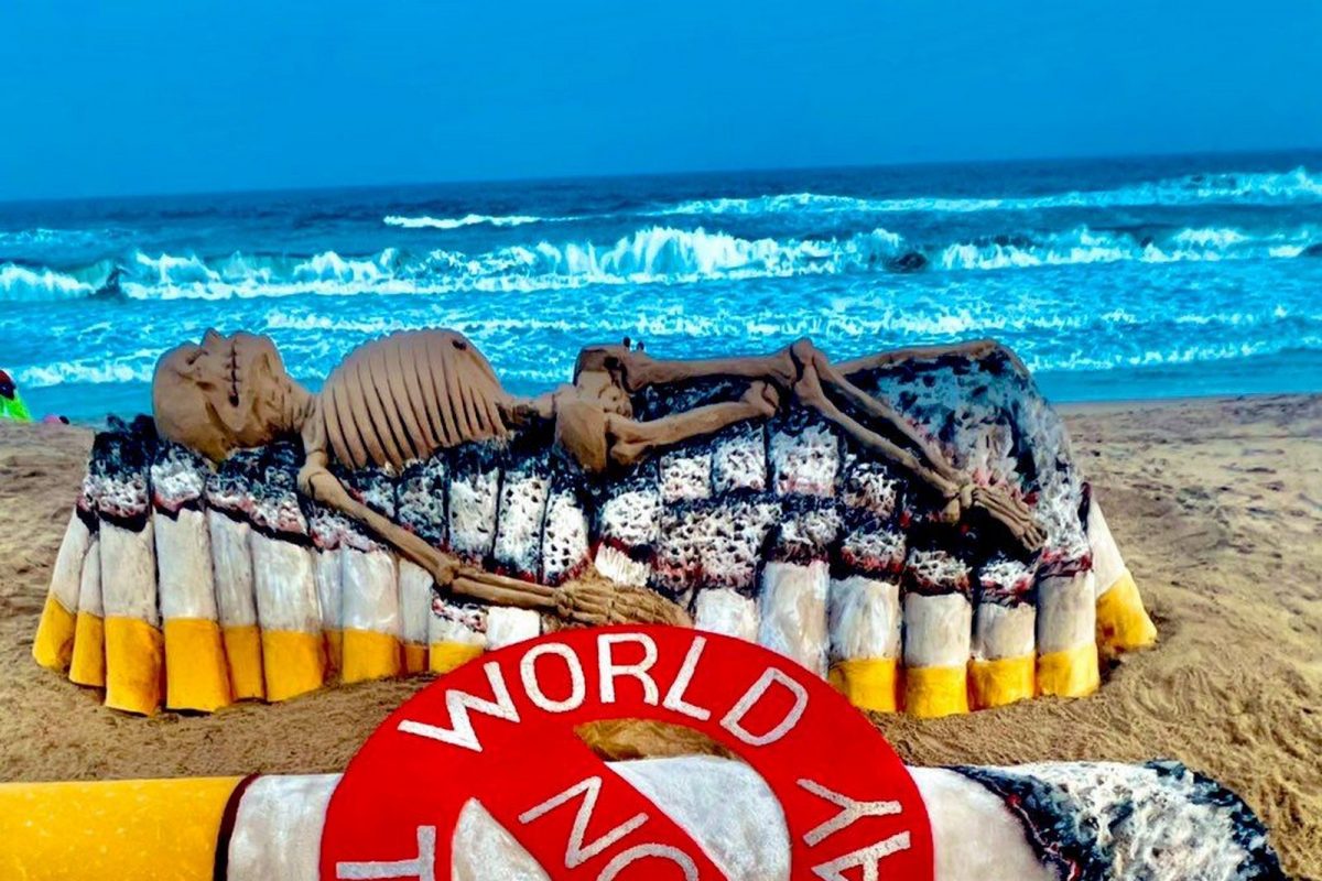World No Tobacco Day 2022 Sand Art: সমুদ্রের পাড়ে সিগারেটের চিতায় জ্বলন্ত কঙ্কাল! তামাকের বিরুদ্ধে অভিনব শিল্প প্রতিবাদ