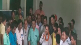 মেখলিগঞ্জে দলীয় সভায় পরেশ অধিকারী৷ মেখলিগঞ্জে দলীয় সভায় পরেশ অধিকারী৷