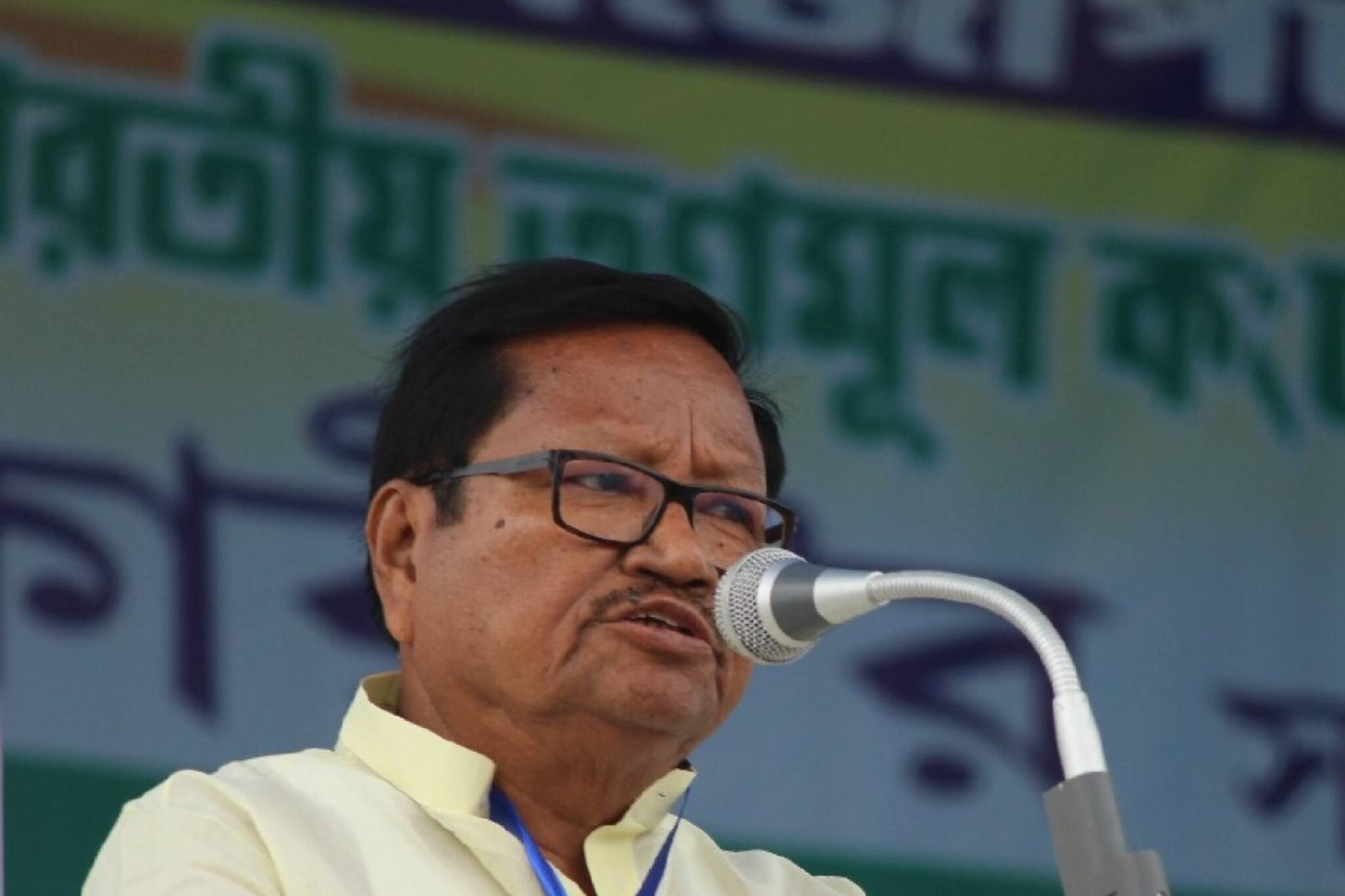 সাড়ে ন'ঘণ্টা জিজ্ঞাসাবাদের পর নিজাম প্য়ালেস থেকে বেরিয়ে গেলেন পরেশ অধিকারী