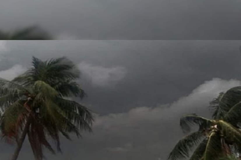 দক্ষিণ-পশ্চিম শক্তিশালী বাতাসের কারণে উত্তর-পূর্ব ভারতের রাজ্যগুলিতে ও প্রবল বৃষ্টির সম্ভাবনা। আগামী চার থেকে পাঁচ দিন অসম, অরুণাচল প্রদেশ, মেঘালয়, মনিপুর, মিজোরাম, নাগাল্যান্ড, ত্রিপুরাতে প্রবল বৃষ্টির সম্ভাবনা। অতি ভারী বৃষ্টির সর্তকতা অরুণাচল প্রদেশে। আজ মেঘালয়ে প্রবল বর্ষণের সর্তকতা। আজ মিজোরাম ও ত্রিপুরাতেও অতি বর্ষণের সর্তকতা। এই দক্ষিণ-পশ্চিম বাতাসের কারণে বৃষ্টি হবে সিকিম এবং উত্তরবঙ্গের জেলাগুলিতে।