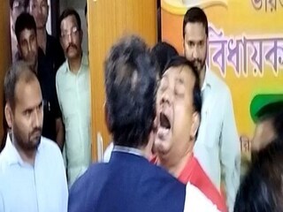 মানিক সাহার নাম ঘোষণা হতেই ক্ষোভে ফেটে পড়লেন মন্ত্রী রামপ্রসাদ পাল৷ 