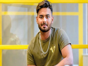 প্রায় ২ কোটি টাকা খোয়া গিয়েছে ঋষভের