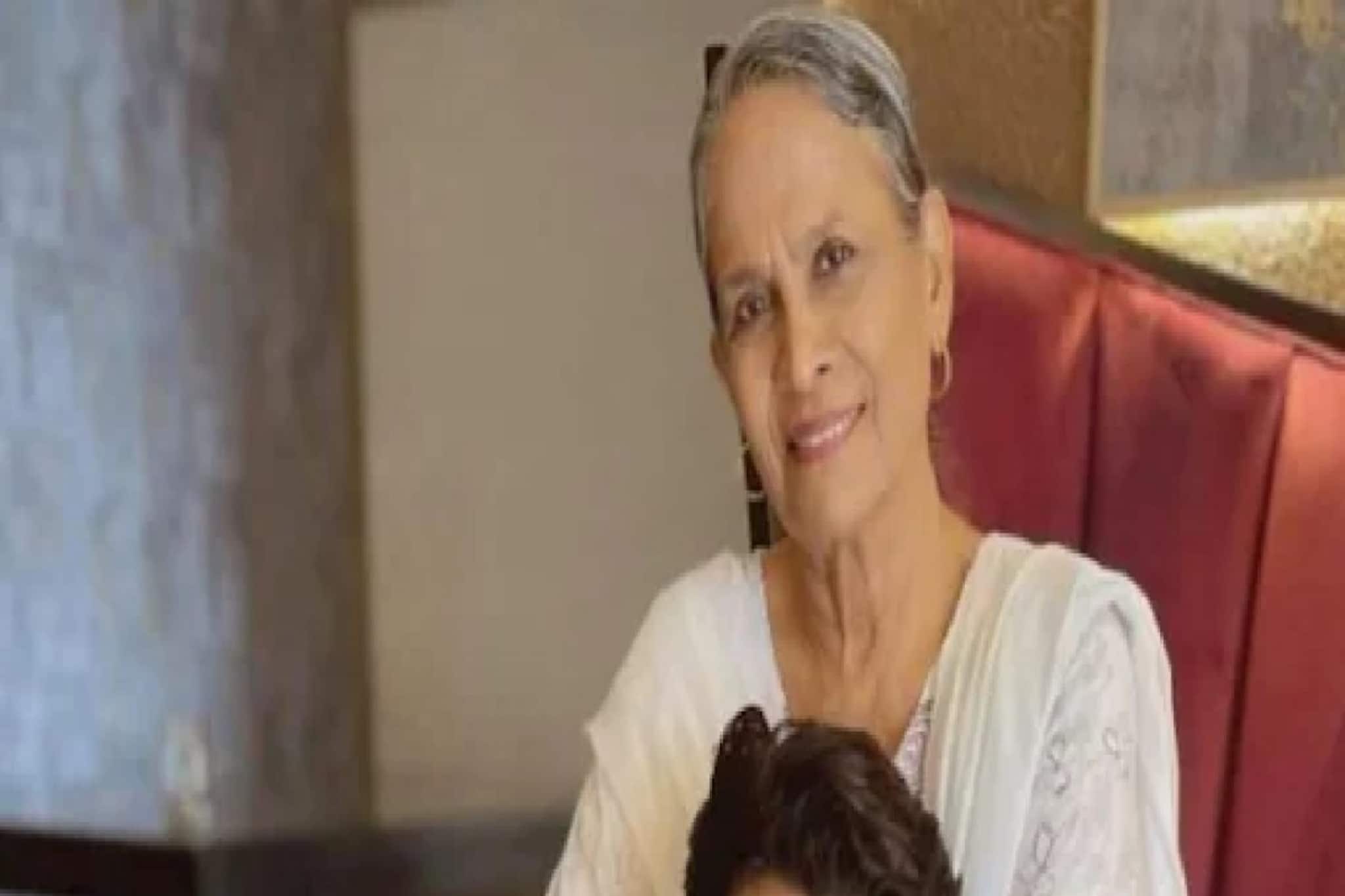 সিদ্ধার্থের মা রীতা শুক্লার জন্য বিশেষ উপহার ভক্তদের, সোশ্যাল মিডিয়ায় শুভেচ্ছা