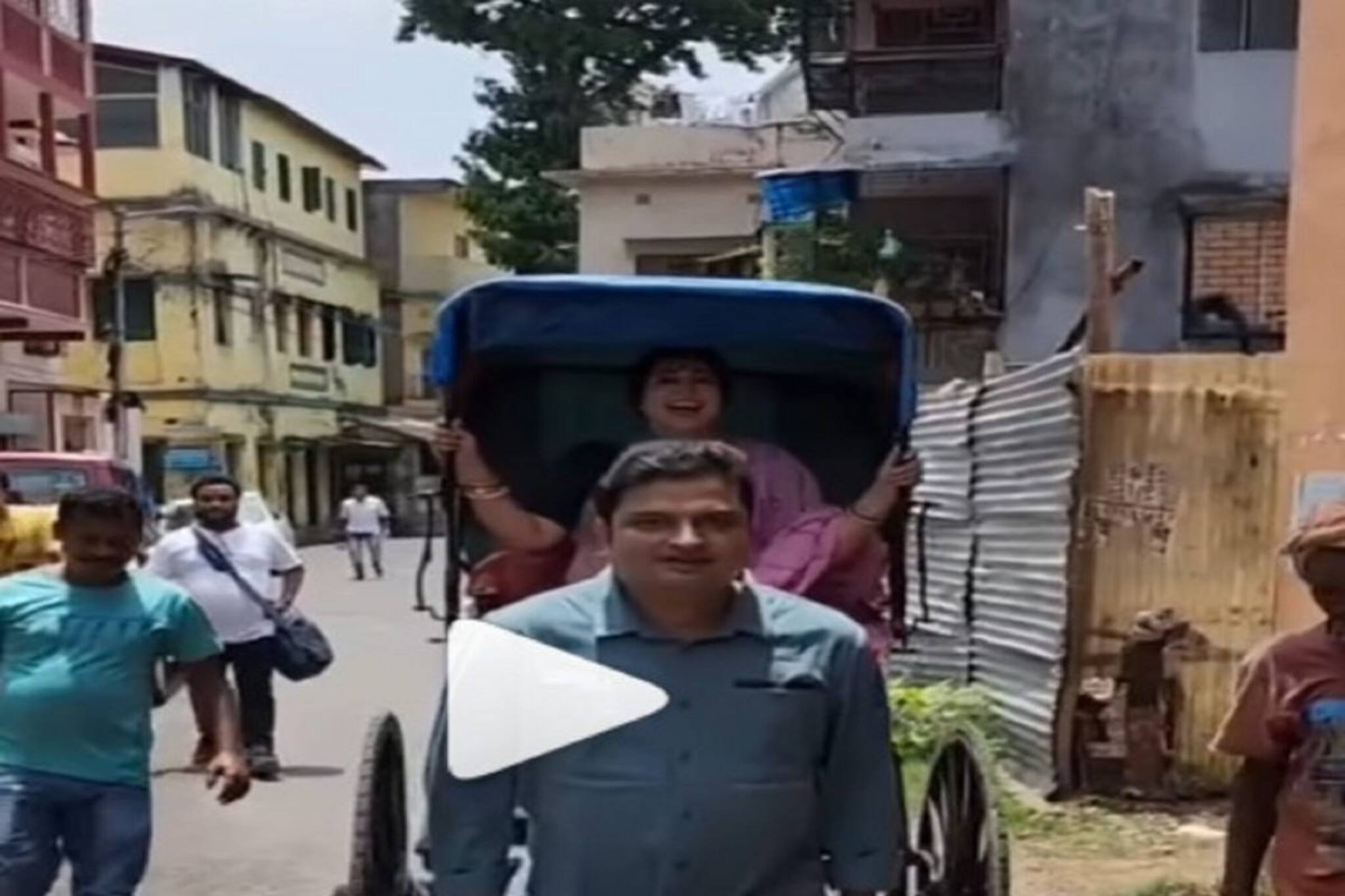 প্রাণ ভরে শ্বাস নিন! গুমোট টলি পরিবেশে খোলা হাওয়া বিশ্বনাথ-অপরাজিতা! দেখুন