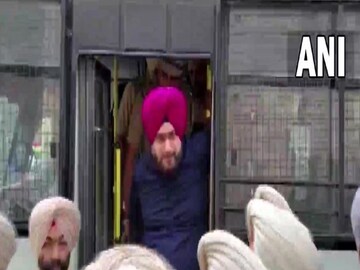 Navjot Singh Sidhu in Hospital