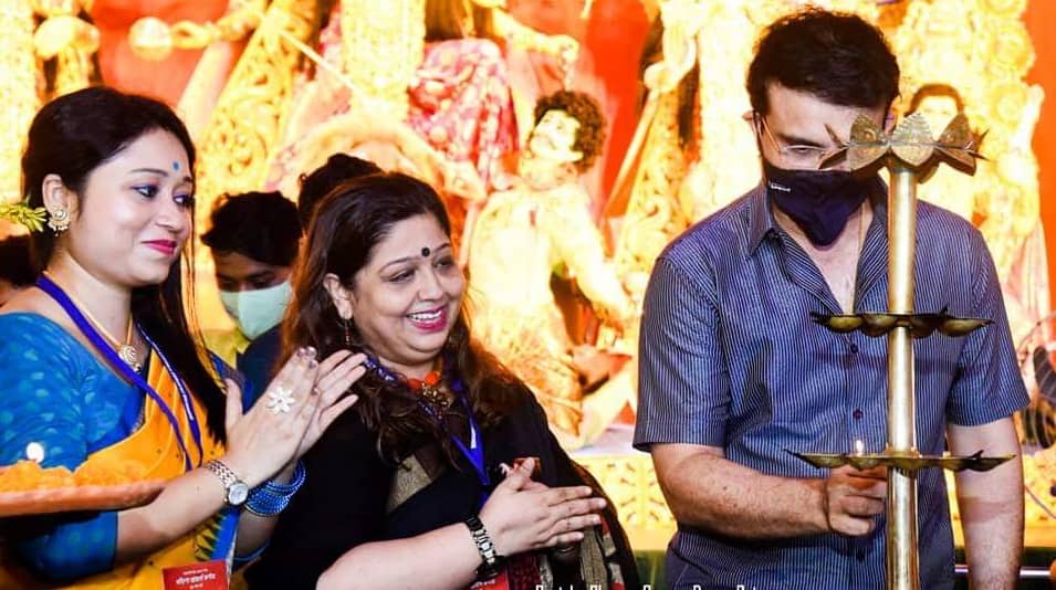 পুজোয় মেতেছেন সৌরভ