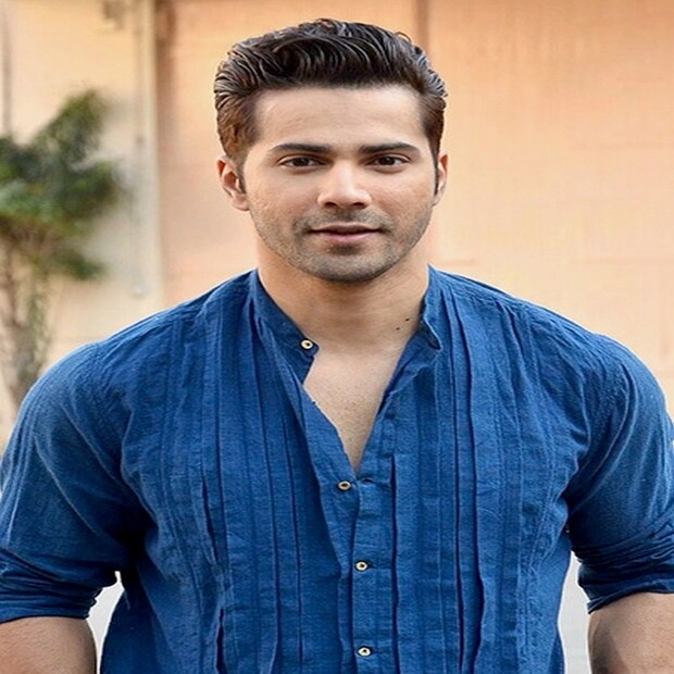 কেরিয়ার শুরু করেছিলেন করণ জোহরের (Karan Johar) হাত ধরে, ‘স্টুডেন্ট অফ দ্য ইয়ার’ (Student of The Year) দিয়ে। প্রথম ছবিতেই সবার নজর কাড়েন। কিন্তু বরুণ ধাওয়ান (Varun Dhawan) সাফল্য পান 'হাম্পটি শর্মা কি দুলহনিয়া' (Humpty Sharma Ki Dulhania) ছবির পর থেকে। তবে হ্যাঁ, তবে ২০১৫ সালে শ্রীরাম রাঘবনের (Sriram Raghavan) 'বদলাপুর' (Badlapur) ছবিই তাঁর কেরিয়ারের মোড় ঘুরিয়ে দেয়। নেক্সট ডোর বয়, চকোলেট বয়ের রোম্যান্টির হিরোর ইমেজ ঝেড়ে ফেল বরুণ হয়ে ওঠেন ডার্ক হিরো।