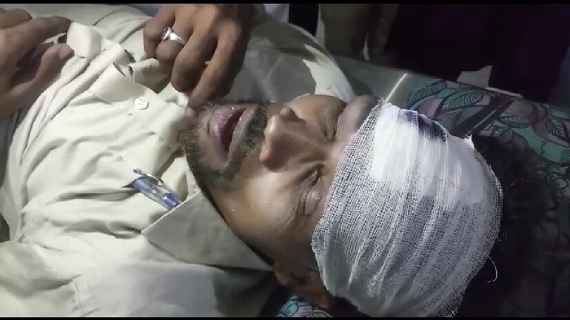 অপর এক যাত্রী অবশ্য জানান সিটবেল্ট পড়া সত্বেও তিনি আঘাত পান।