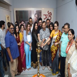 ছবির মাধম্যে দুই 'সই'-এর অন্দরমহলের গল্প গাঁথলেন ফোটোগ্রাফার তথাগত ঘোষ