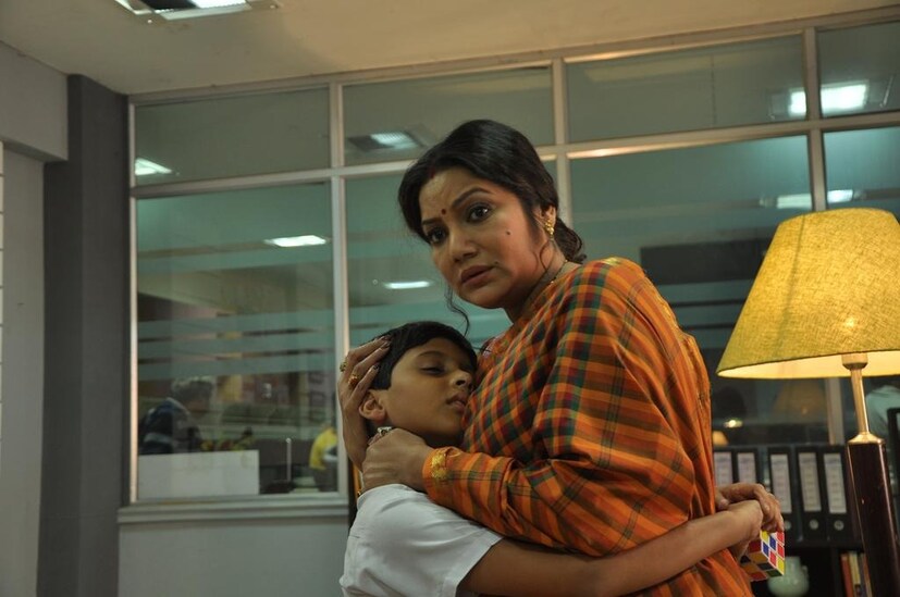 তাঁকে ঘিরে মনোজ মিত্র, দীপঙ্কর দে, শ্রীলেখা মিত্র, ইন্দ্রজিৎ চক্রবর্তী, দোলন রায়, শিশুশিল্পী শুভদর্শী মুখোপাধ্যায়। ২০১৯-এ ছবির সমস্ত কাজ শেষ। ২০২০-তে মুক্তি পাওয়ার কথা ছিল ছবি। অতিমারি সব ওলটপালট করে দিয়েছে। 
