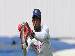 বাংলার জার্সিতে ঋদ্ধিমানের দিন শেষ
