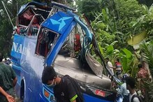 গাছের মধ্যে ঢুকে গেল আস্ত বাস, মুহূর্তে রক্তে লাল চারদিক, বাংলাদেশে মৃত্যুমিছিল গাছের মধ্যে ঢুকে গেল আস্ত বাস, মুহূর্তে রক্তে লাল চারদিক, বাংলাদেশে মৃত্যুমিছিল