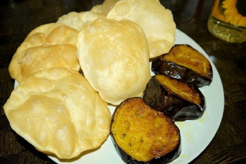 অমিত শাহ নিরামিষাশী হওয়ায় তার জন্য বিভিন্ন রকমের বাঙালি পদের আয়োজন করা হয়েছিল সৌরভের বাড়িতে৷ মেনুতে ছিল ভাত, রুটি, লুচি, বেগুন ভাজা, ডাল মাখনি, আলুর দম, ভেজিটেবল কাটলেট, ধোকার ডালনা, পনির, দই, রসগোল্লা এবং কাজু বরফির মতো বিভিন্ন পদ৷ 