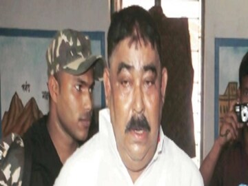 কিছু কি বললেন অনুব্রত? 