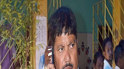 অর্জুন সিংকে ঘিরে শোরগোল অর্জুন সিংকে ঘিরে শোরগোল