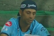 ক্যামেরায় ধরা পড়ল আশিস নেহেরার কুকীর্তি! ছিঃ ছিঃ পড়ে গেল আইপিএলে