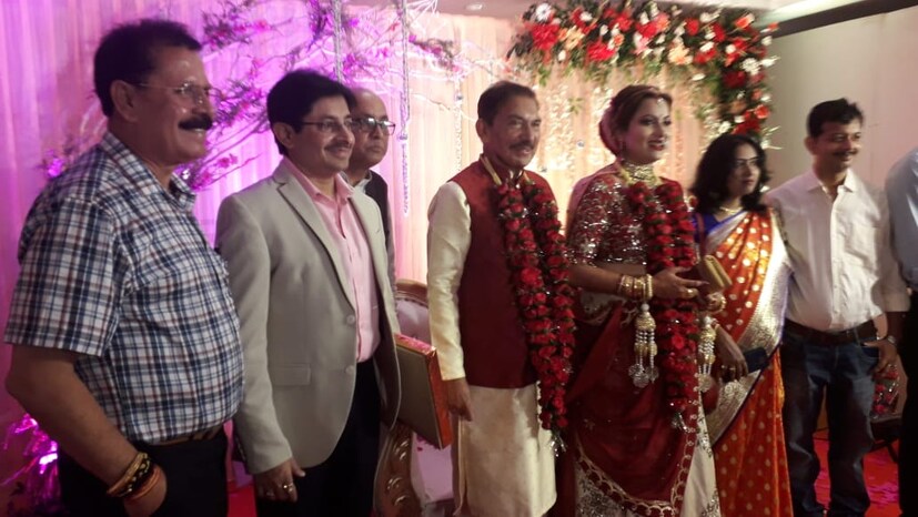 অরুণ লালের প্রথম স্ত্রী রীনা অসুস্থ ৷ শয্যাশায়ী ৷ এর মধ্যেই দ্বিতীয় বিয়েটা সেরে ফেললেন লালজী ৷