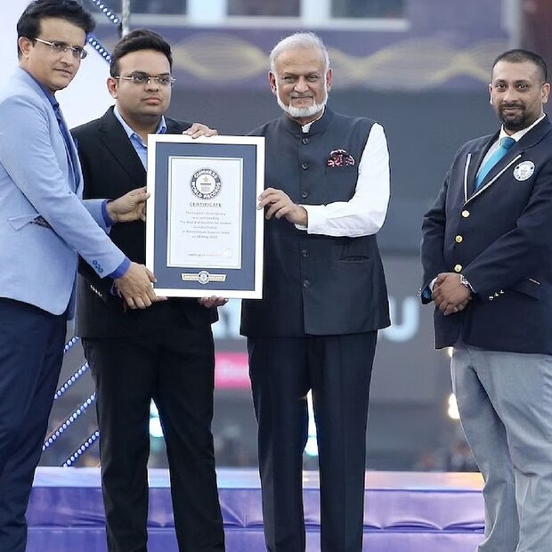 বিসিসিআই, বিশ্বের সব থেকে ধনী ক্রীড়া নিয়ামক সংস্থা, এবার বিশ্বরেকর্ড করে ফেলল। তাও আবার আইপিএল ২০২২-এর ফাইনালের মঞ্চে।
