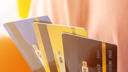 ক্রেডিট কার্ড খারাপ নয় মোটেই, শুধু স্মার্টলি ব্যবহারের কৌশল জানতে হবে ক্রেডিট কার্ড খারাপ নয় মোটেই, শুধু স্মার্টলি ব্যবহারের কৌশল জানতে হবে