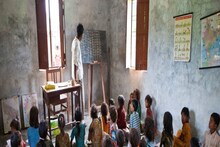 শিক্ষকদের কলসী থেকে জল খাওয়ার 'অপরাধে' দলিত ছাত্রীকে মারধর! অভিযুক্ত শিক্ষক