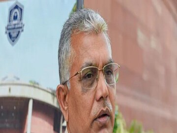 দিলীপের আক্রমণ