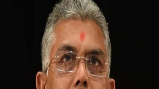 দিলীপের আক্রমণ দিলীপের আক্রমণ