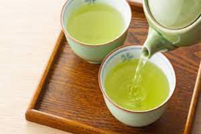 গ্রিন চা (Green Tea): যার সাহায্যে উচ্চরক্ত চাপ নিয়ন্ত্রণ করা সম্ভব ৷ অনেকেই জানেন গ্রিন টি পান করলে ওজন নিয়ন্ত্রণে থাকে অযথা বাড়েনা ৷ অবাঞ্ছিত মেদকে শরীর থেকে ঝরিয়ে দেয় ৷ প্রতীকী ছবি ৷